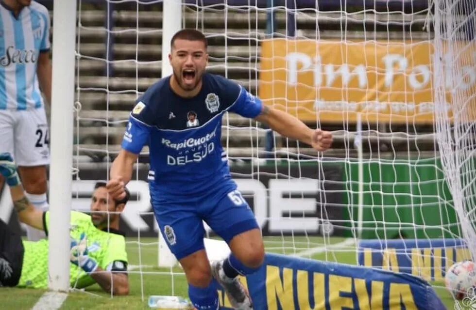 Marcelo Weigandt, gritando un gol de Gimnasia de La Plata contra Atlético Tucumán.
