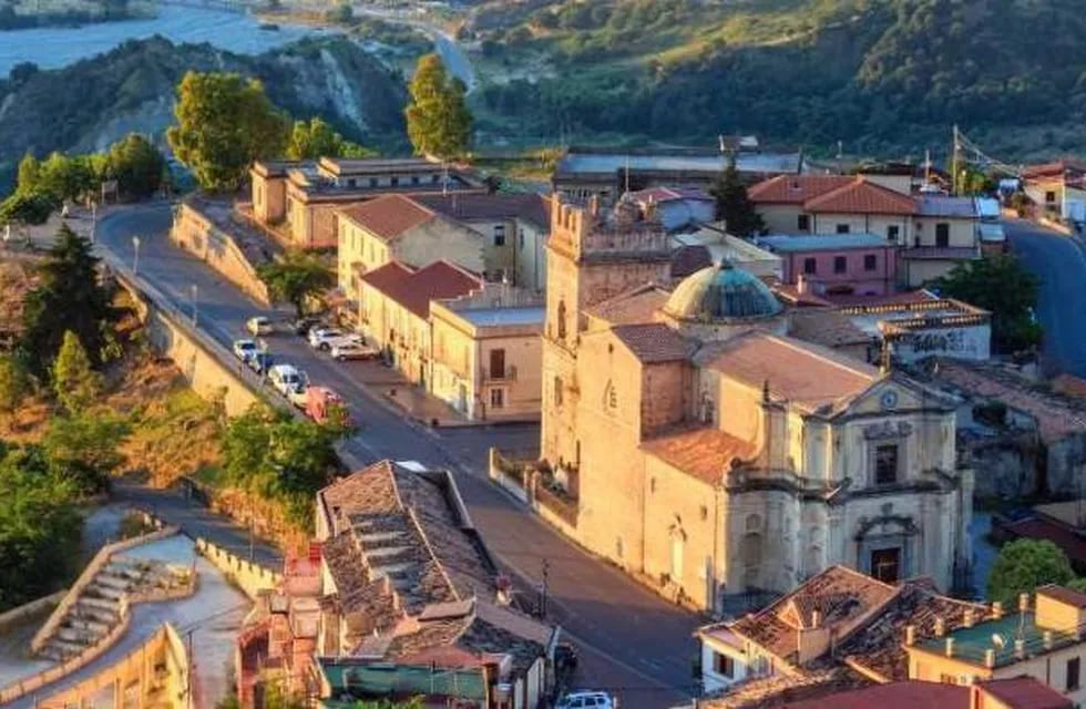 Un municipio italiano libre de coronavirus vende casas a un euro: qué requisitos piden