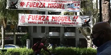 Pasacalles en apoyo a Miguel Lifschitz, internado por coronavirus