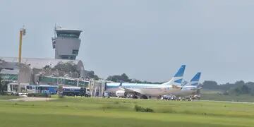 Incidente con un vuelo de Aerolíneas en el Aeropuerto Córdoba. (Facundo Luque/La Voz)