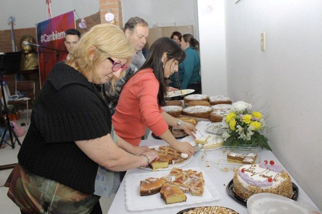 En el evento se sirvieron distintos platos dulces y salados.