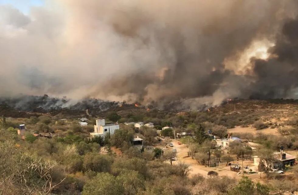 Incendio a cercanías del complejo El Pato