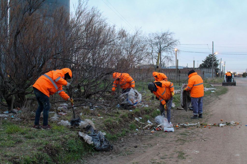 Higiene Urbana de Tres Arroyos limpió terrenos baldíos y basurales clandestinos