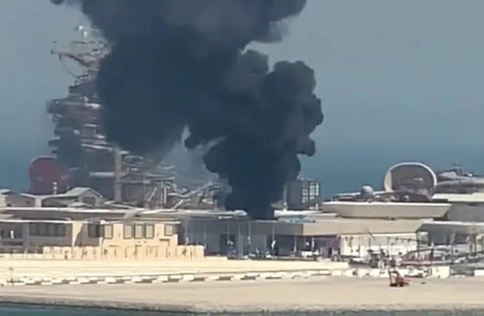 Se incendió un importante edificio en Qatar, a 3,5 kilómetros del estadio de Lusail.