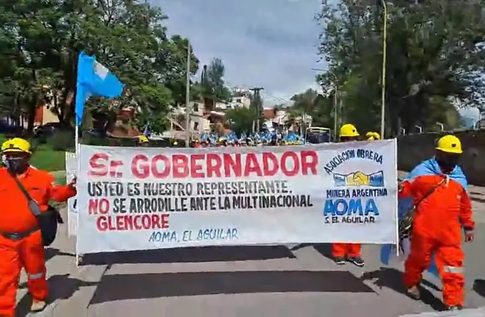 Los mineros de El Aguilar dijeron estar dispuestos a sostener sus demandas con permanencia en la plaza Belgrano o incluso llegar hasta a la Casa Rosada.