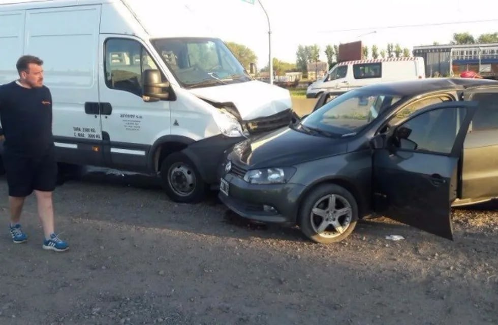 En el accidente falleció el acompañante del Volkswagen Trend. La víctima fue identificada como Alejandro Artemio Ortiz, de 52 años.