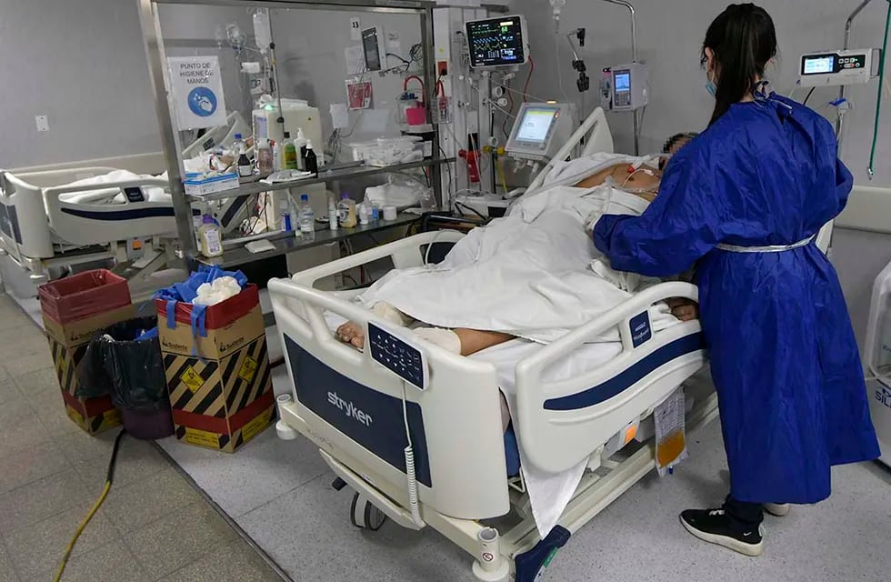 Continúa la baja de la ocupación de camas de terapia intensiva por casos de Covid-19. Orlando Pelichotti/Los Andes