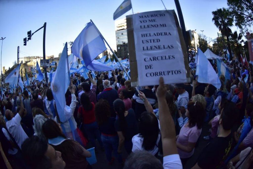 Las fotos de la marcha del Sí se Puede de Macri en Córdoba en el cierre de campaña.