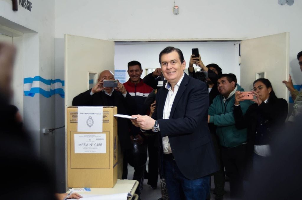 Gerardo Zamora, gobernador de Santiago del Estero, emitió su voto en las PASO 2023.