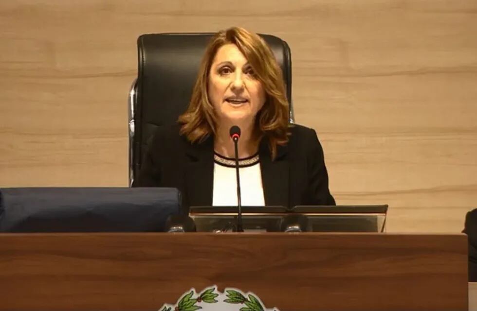 Mónica Fein y su último discurso como intendenta en la apertura de sesiones ordinarias del Concejo Municipal. (Archivo)