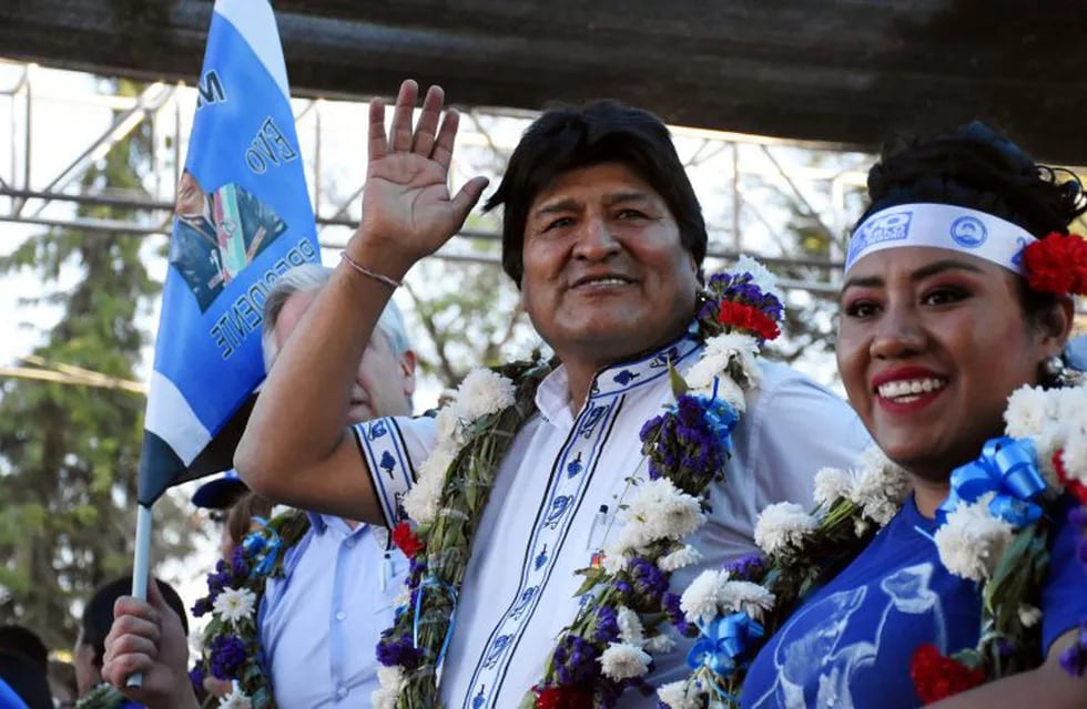 Bolivia's President Evo Morales waves during a campaign rally in Sucre, Bolivia, October 12, 2019. Courtesy of Bolivian Presidency/Handout via REUTERS. ATTENTION EDITORS - THIS IMAGE WAS PROVIDED BY A THIRD PARTY