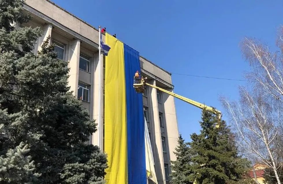 La bandera de Ucrania, símbolo de la resistencia del pueblo ante los embates rusos.