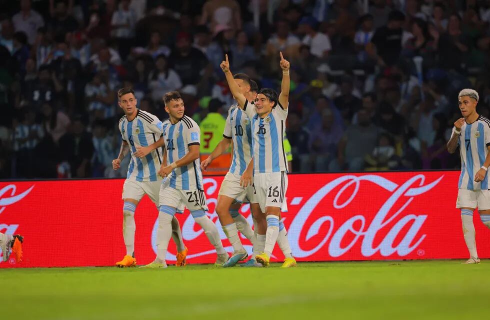 Luka Romero sentenció el partido para Argentina. Anotó el 2-0 sobre Guatemala y la albiceleste clasificó a octavos de final del Mundial Sub 20. Después vino el gol de Perrone y se consumó la goleada.