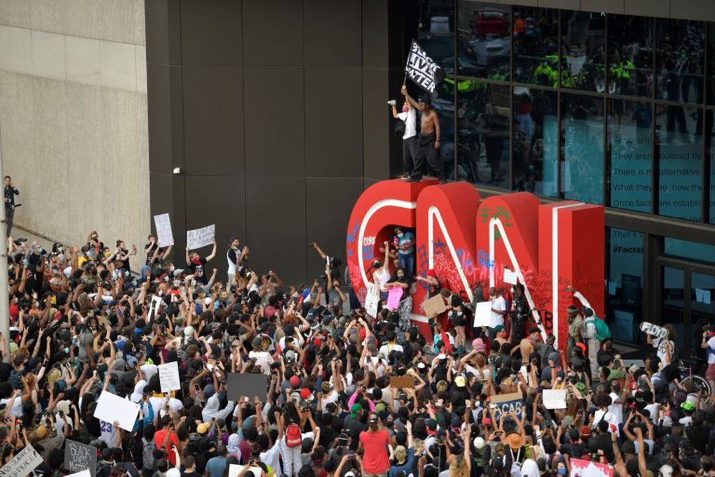 Manifestaciones en Atlanta (Foto: AP Photo/Mike Stewart)