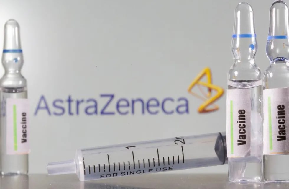 Vacuna de AstraZeneca contra el coronavirus (REUTERS/Dado Ruvic/Illustration)
