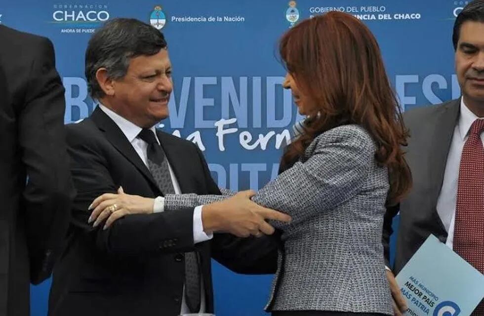 El gobernador del Chaco y la expresidenta durante un acto en la ciudad de Villa Ángela. (Prensa Gobierno)