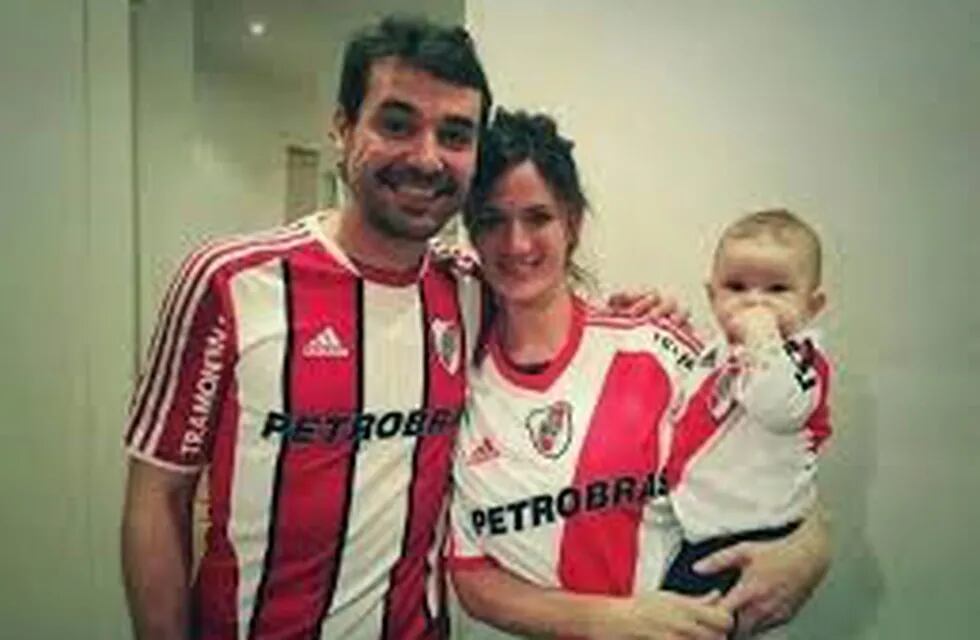 Peter y una familia Millonaria. Hincha fanático y siempre listo para entrar a la cancha.