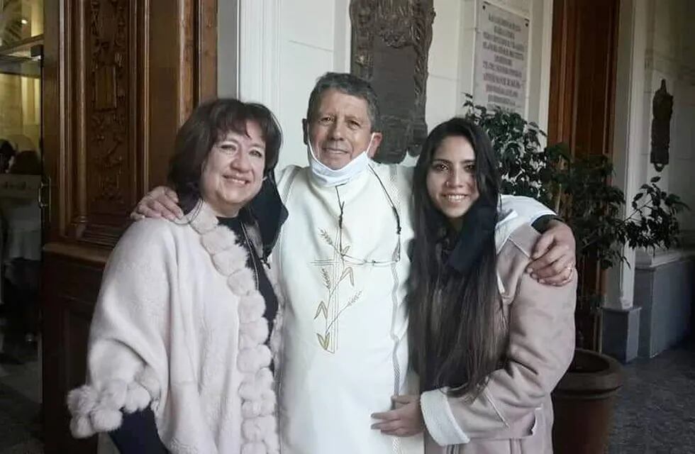El Arzobispo Fray Carlos Azpiroz Costa ordenó a tres diáconos permanentes. El puntaltense Acosta estuvo acompañado de su familia.