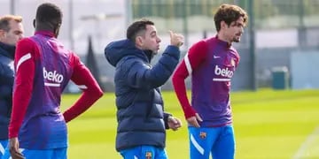 Xavi se encontró con un plantel lleno de bajas, pero trabajó en u modelo de juego