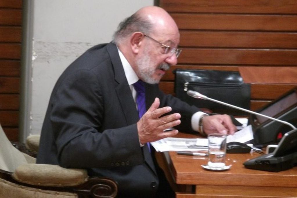 Alberto Matuk en su banca, en la Legislatura de Jujuy.