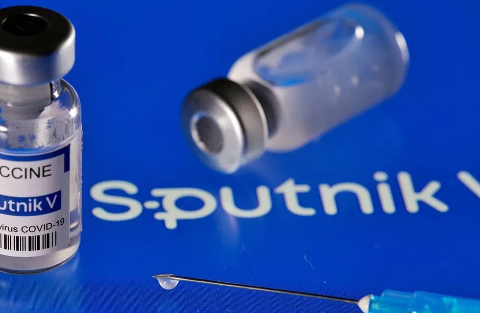 La eficacia de la vacuna Sputnik V frente a la variante Delta del coronavirus fue del 83,1% contra la infección sintomática y del 94,4% frente a las hospitalizaciones. (Archivo)