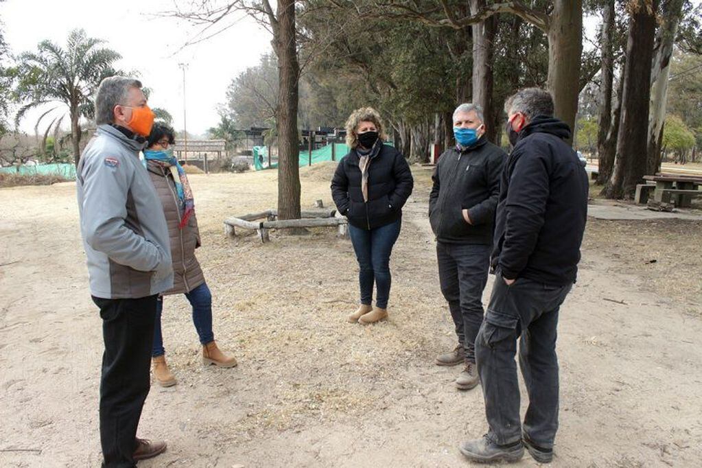 Desmalezado en el Balneario Municipal de Arroyito