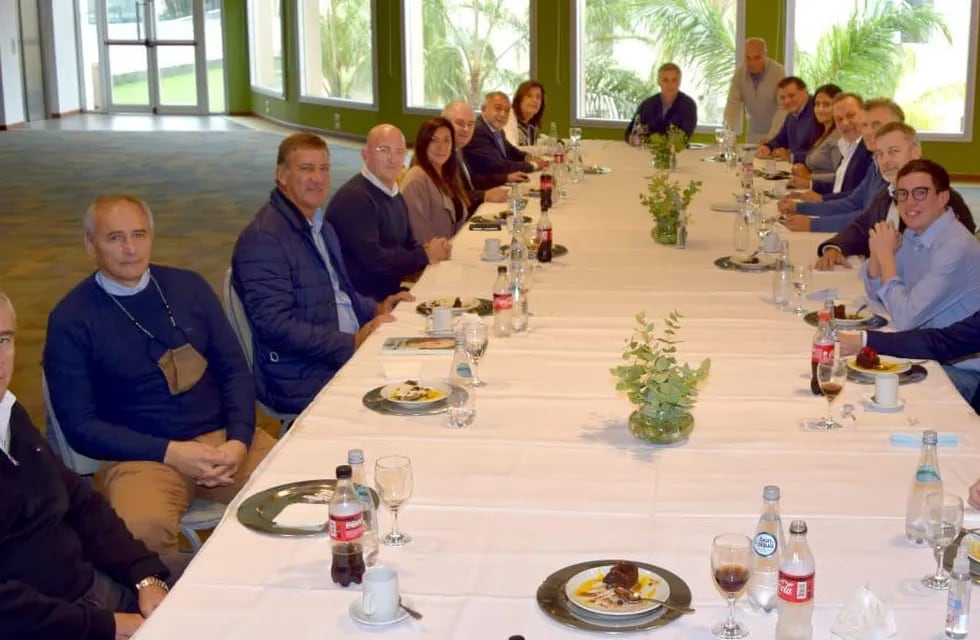 Macri almorzó con diferentes dirigentes cordobeses