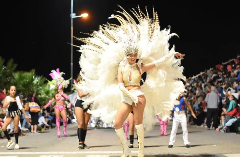 Carnavales en el Mar - Miramar de Ansenuza