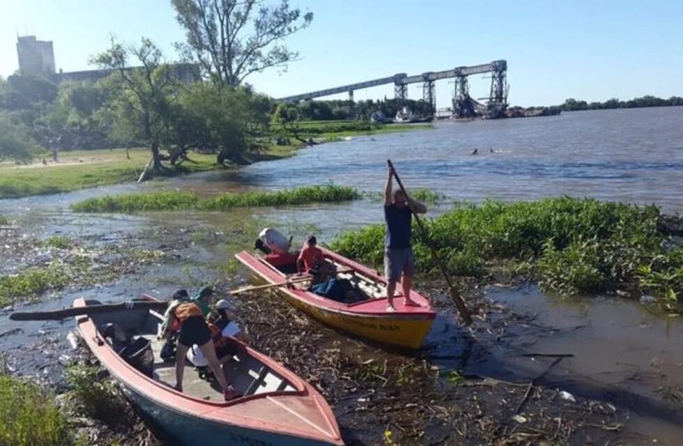 Más Río Menos Basura realiza una nueva jornada de limpieza en el Paraná. (Clarin)