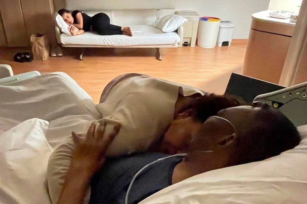 Una foto compartida por la familia de Pelé en el hospital (Instagram)