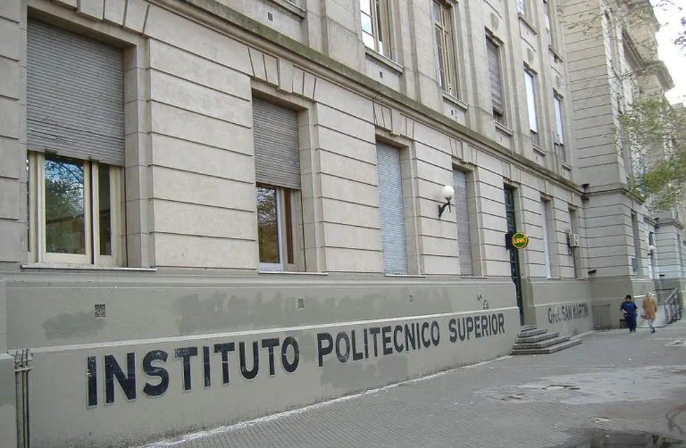 Instituto Politécnico Superior (IPS) de Rosario. (@Canal5deRosario)