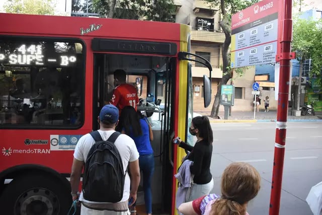 Aumento del boleto del transporte publico de pasajeros. Aumento en el precio del boleto de micros y ómnibus en Mendoza.