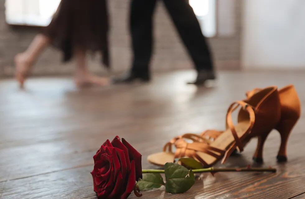 El tango es una de las danzas recomendadas para mejorar la coordinación y el equilibrio / Sanatorio Allende