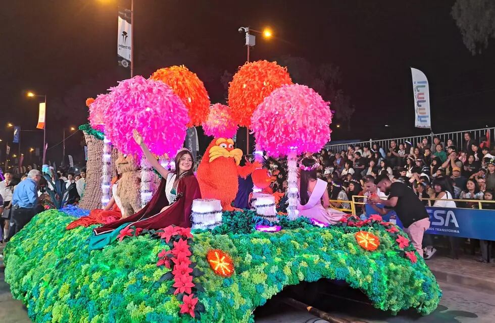 Este jueves 21 de septiembre se cumple el primer día de desfile de carrozas de la 72.a Fiesta Nacional de los Estudiantes, en la Ciudad Cultural.