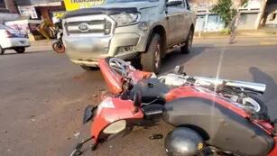 Accidente vial en Posadas dejó a un motociclista herido