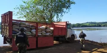 Secuestran casi 9 toneladas de soja ilegal en El Soberbio