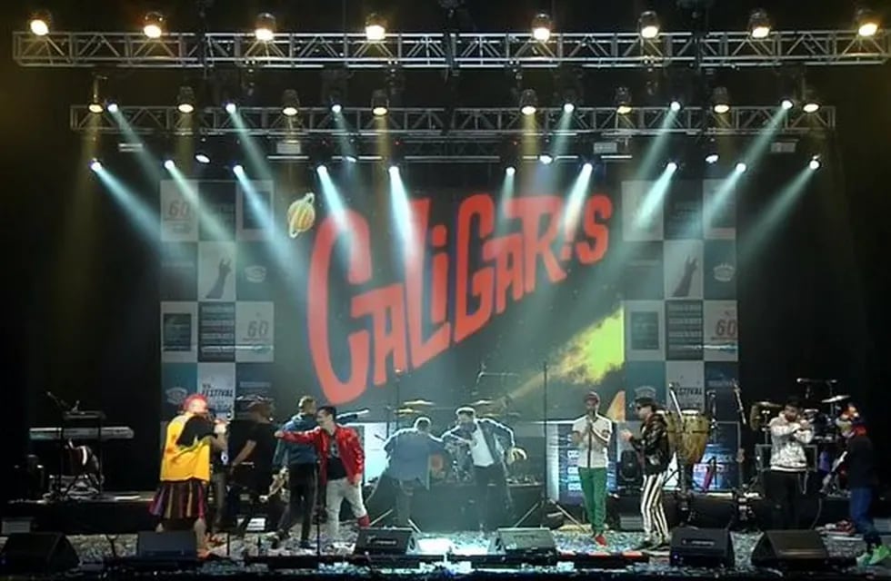 Con su show bien cordobés, Los Caligaris fueron parte de un novedoso Cosquín Rock.