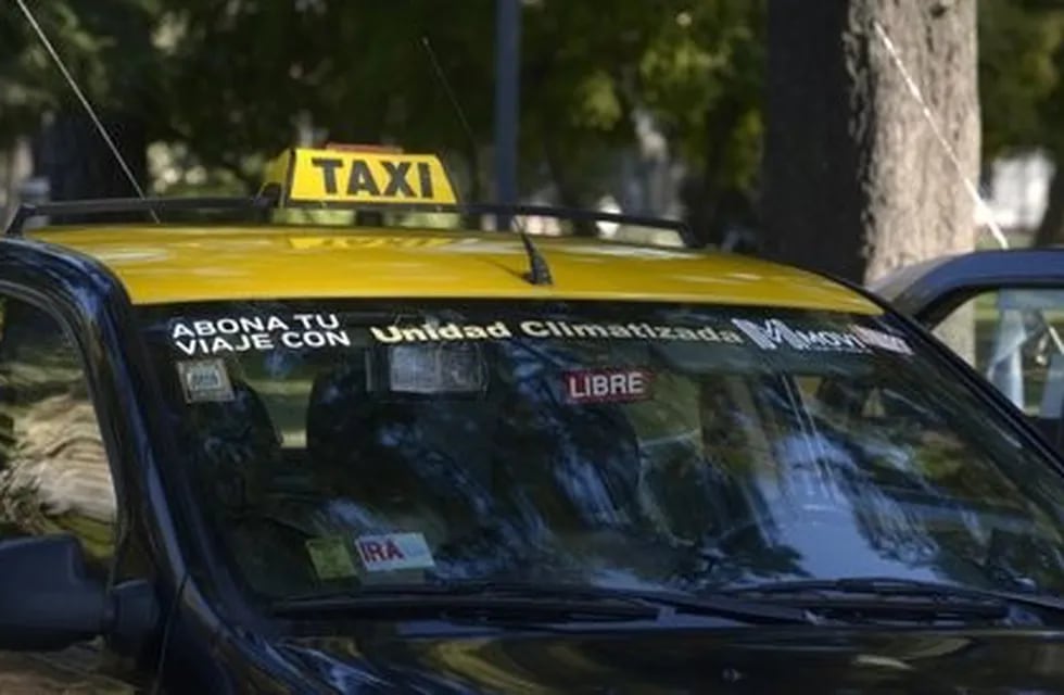 Taxistas se movilizaron al Concejo en rechazo \