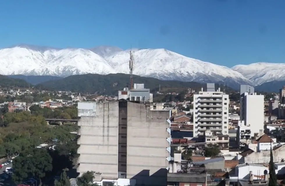 Cerros nevados en Jujuy