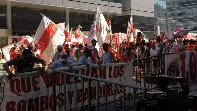 Caravana de la barra de River en la previa del Superclásico