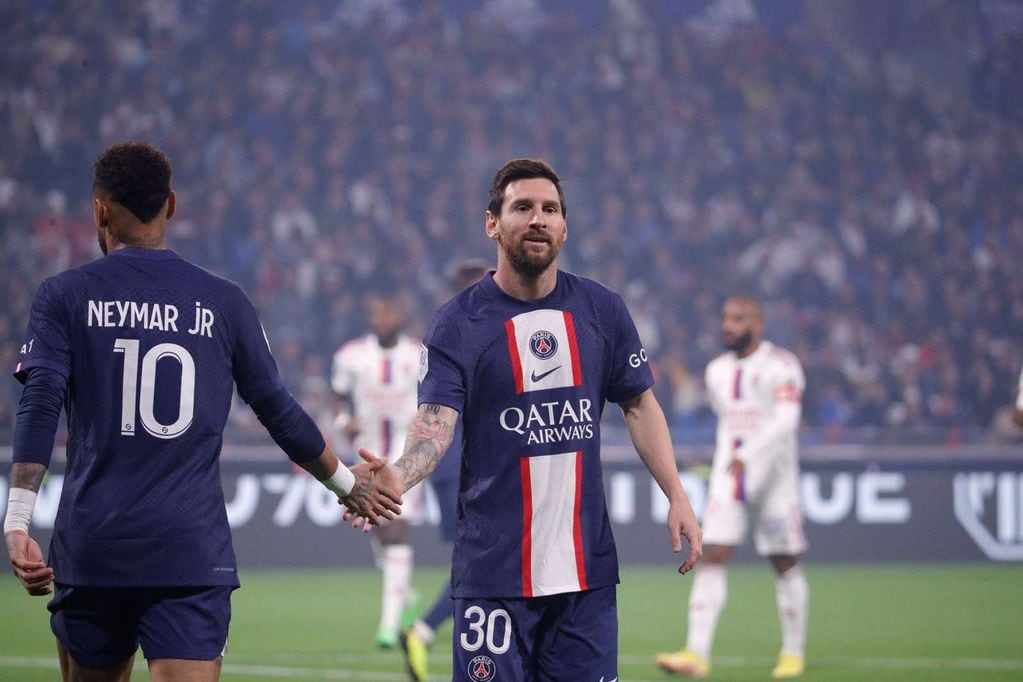 Lionel Messi junto con Neymar, su mejor socio durante el 2022. 