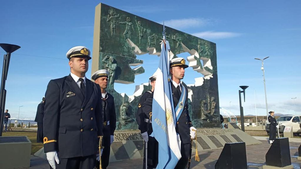 Plaza "Islas Malvinas" - Homenaje a los Caídos en Combate durante la Guerra de Malvinas.