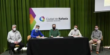 Firma de convenio para un relevamiento hídrico en Rafaela