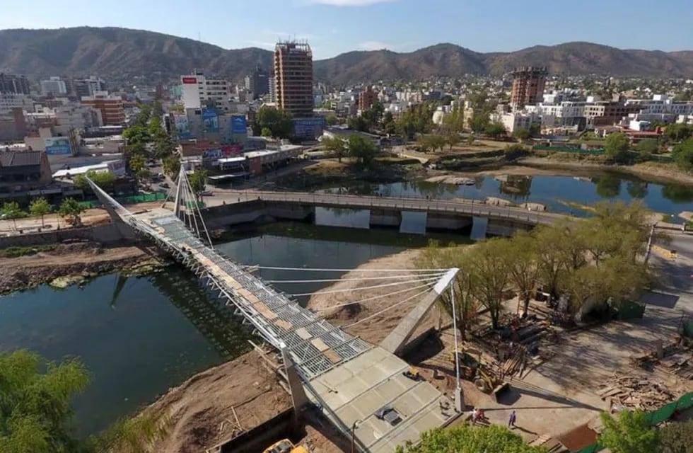 Puente peatonal Carlos Paz