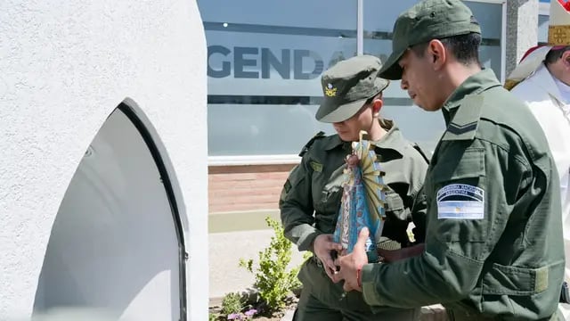 Entronización de la Virgen del Lujan en Gendarmería Nacional en Arroyito