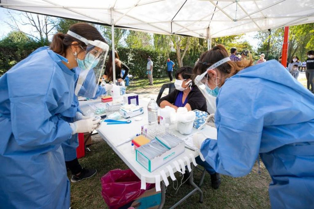 Cordón sanitario y testeos masivos en Icho Cruz. (Foto: prensa Gobierno de la Provincia).