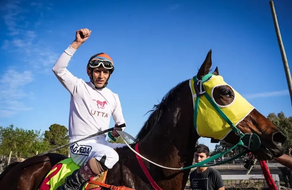 El caballo que ganó una carrera en San Juan que ayuda a su cuidador con mal de Parkinson.