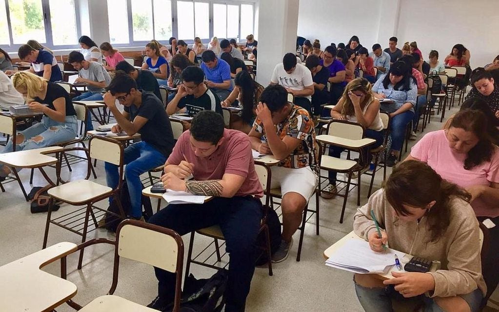 Un estudiante de la Universidad de San Juan tiene un lindo gesto con sus compañeros y se viralizó en Tiktok