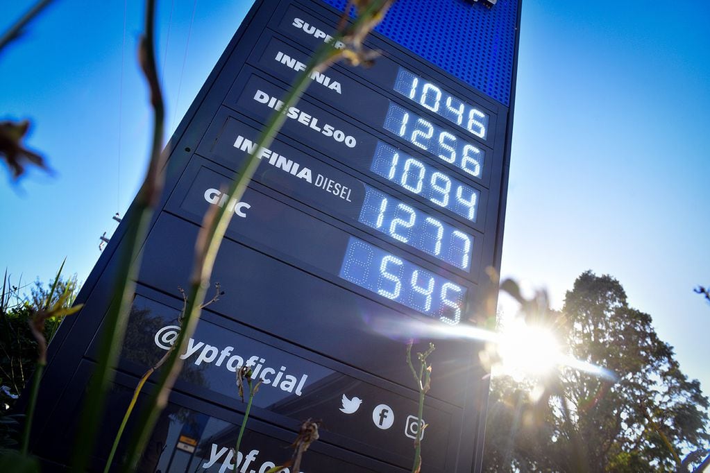 Rige un nuevo aumento de los combustibles. (Jose Gabriel Hernández / La Voz)