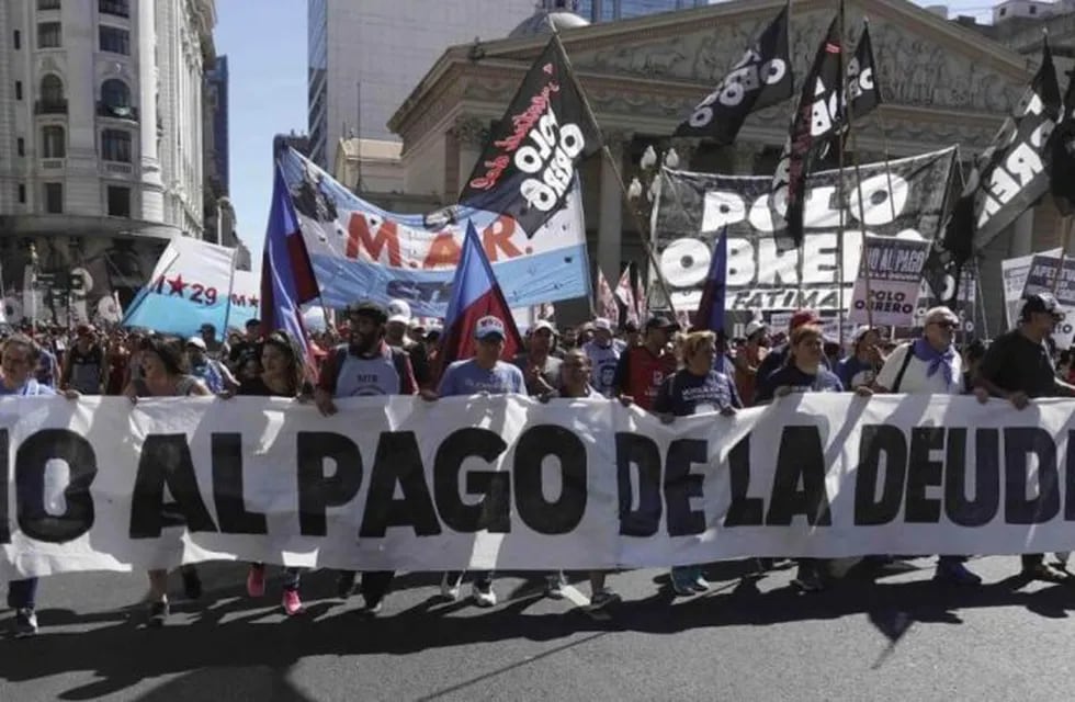 Marchan contra el pago de la Deuda Externa (Foto: Hugo Villalobos/NA)